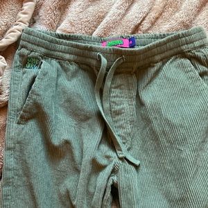 Geeen sized medium empyre corduroys